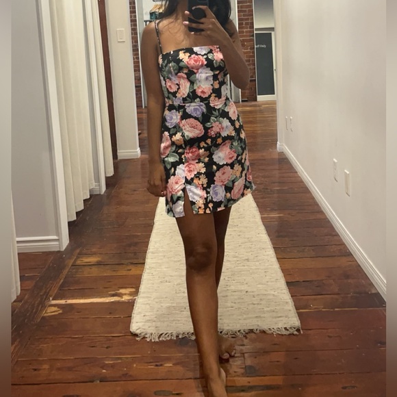 Park and Fifth Co. Sophia Mini Dress in Eden Black Floral XS - Picture 2 of 2